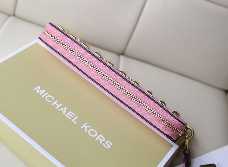 MK钱包批发 粉色原版皮十字纹牛皮 时尚女款铆钉钱包手拿包