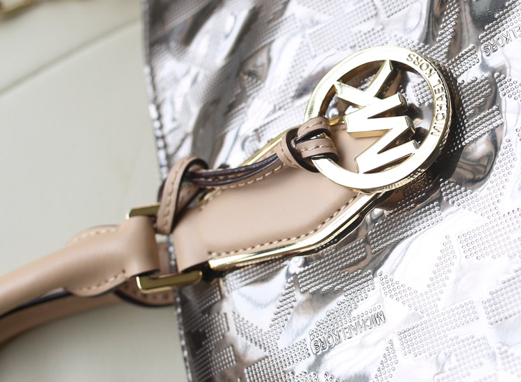 一件代发 MK包包原版皮 时尚烫金字母水饺包银灰色 真皮女包手提包