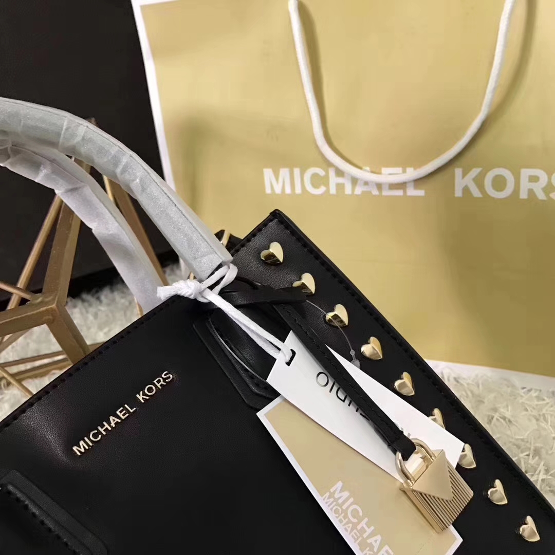 MK Mercer托特包 迈克高仕新款心形铆钉纳帕牛皮女包22cm 黑色