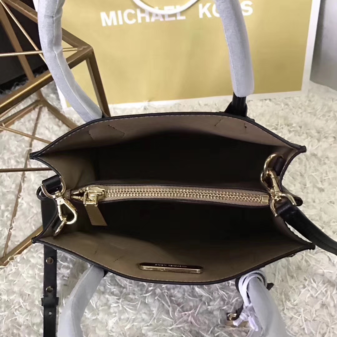 MK Mercer托特包 迈克高仕新款心形铆钉纳帕牛皮女包22cm 黑色