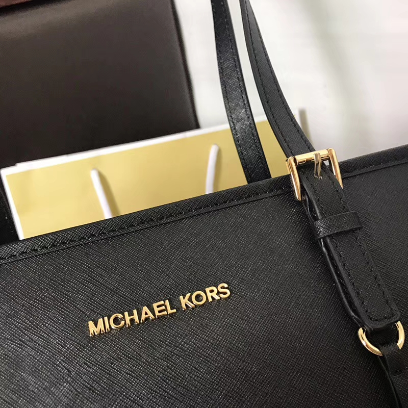 MK包包价格 迈克科尔斯原单十字纹牛皮拉链购物包实用妈咪包 黑色